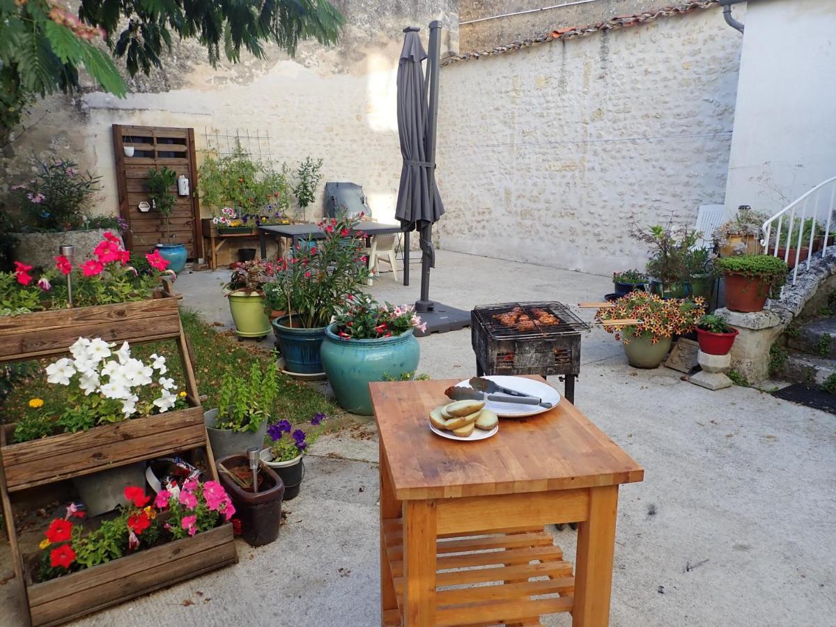 La Miramboise, Chambres Et Table D Hotes Mirambeau  Ngoại thất bức ảnh